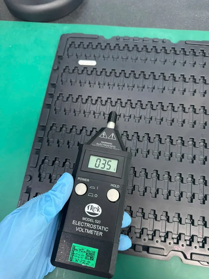 Dimensional inspection of a thermoformed tray