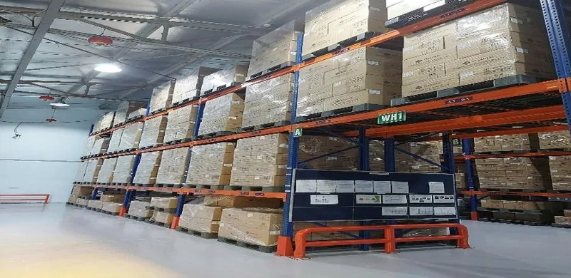 Pallet racking and finished-goods storage, barcode-traceable FIFO